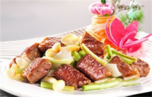 金蒜雪花牛肉粒.bmp